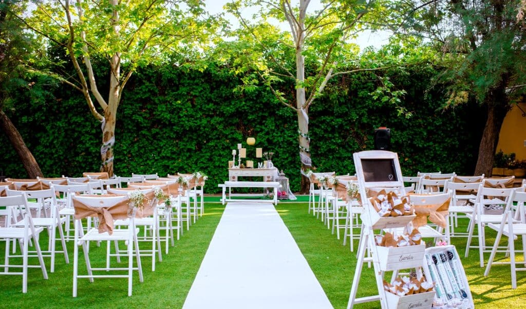 Foto de una finca de InBodas en Madrid para bodas llena de naturaleza como las que se llevan en las bodas anti-wedding